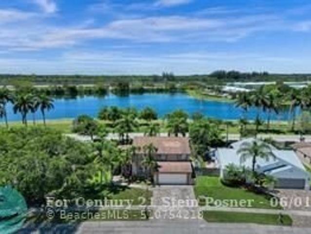 House for sale in Sunrise