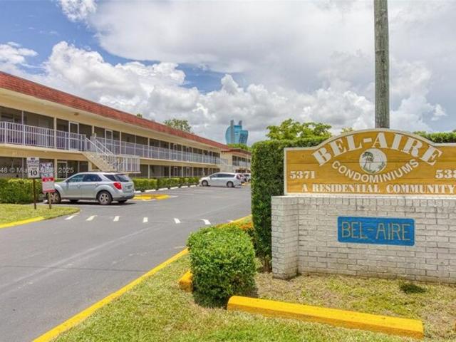 Condo for sale in Dania