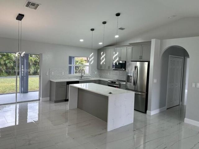 House for sale in Cape Coral House for sale in Cape Coral