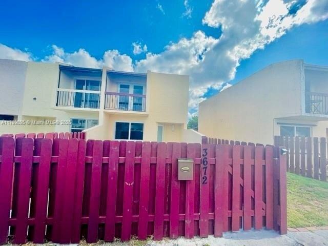House for sale in Davie