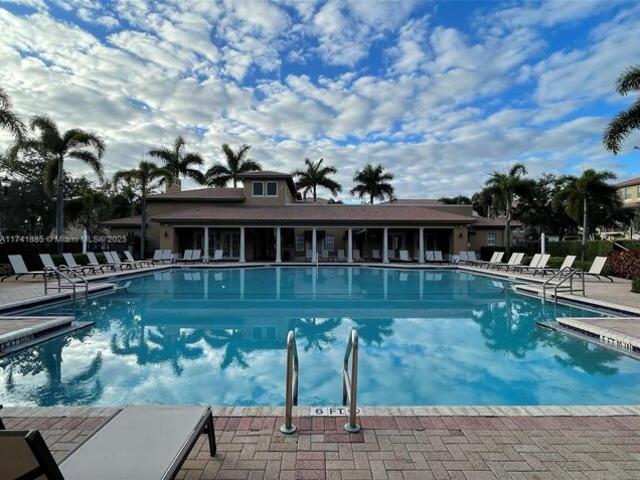 Condo for sale in Pembroke Pines