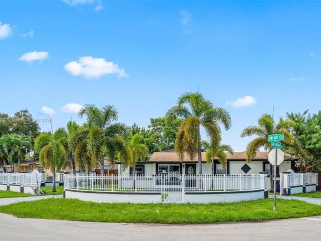 House for sale in Dania, Florida