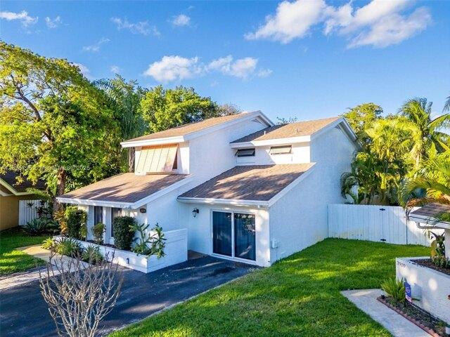 House for sale in Davie, Florida