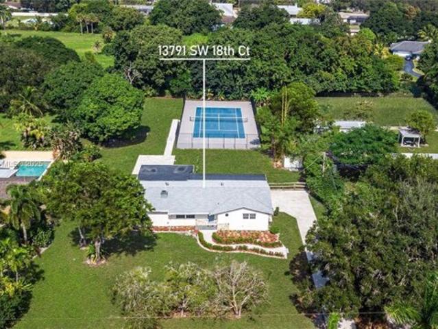 House for sale in Davie, Florida