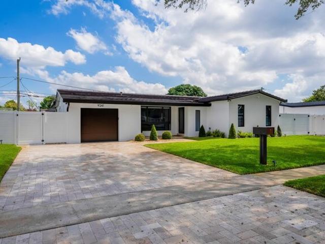 House for sale in Cooper City