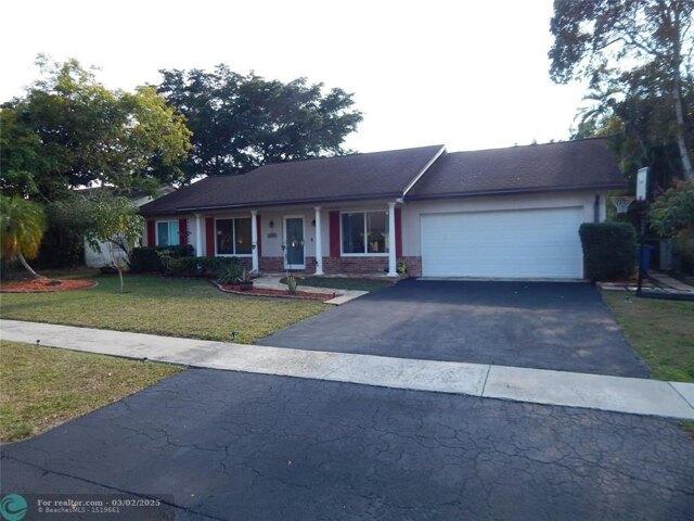 House for sale in Cooper City