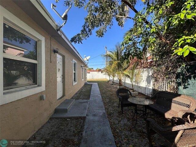House for sale in Dania