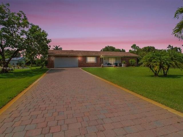 House for sale in Davie