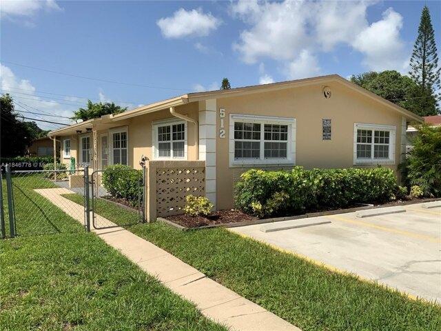 House for sale in Hallandale