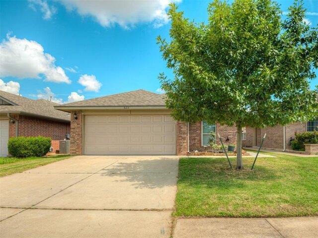House for sale in Moore House for sale in Moore
