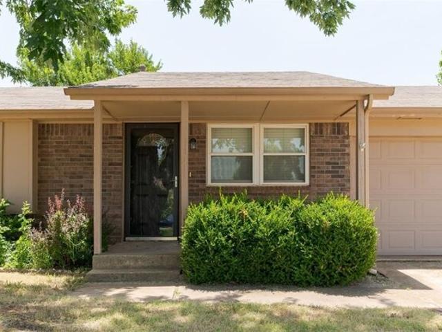 House for sale in Moore House for sale in Moore