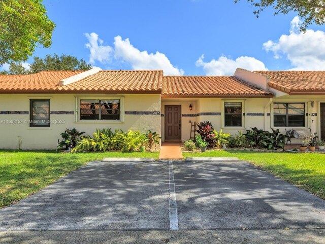 House for sale in Cooper City, Florida