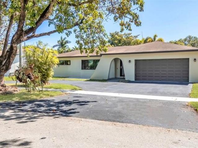 House for sale in Cooper City