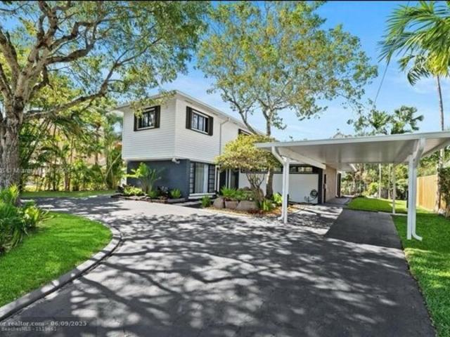 House for sale in Dania