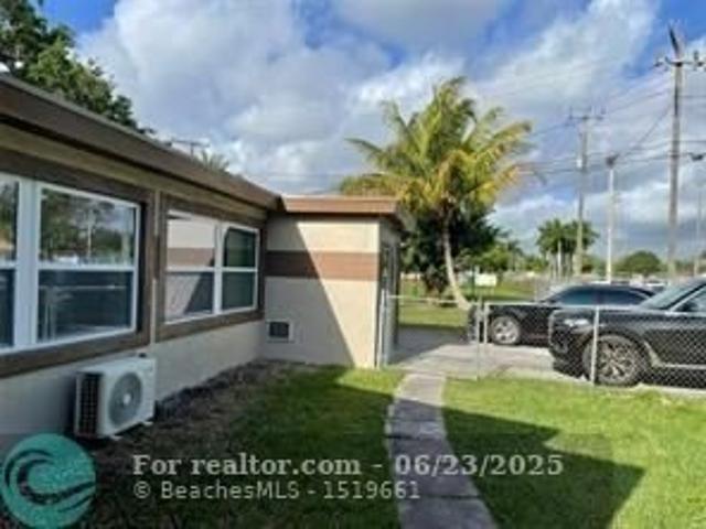 House for sale in Dania