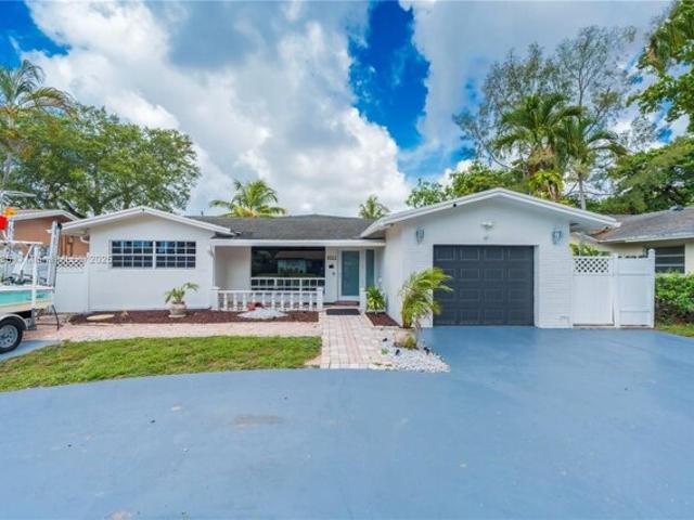 House for sale in Dania