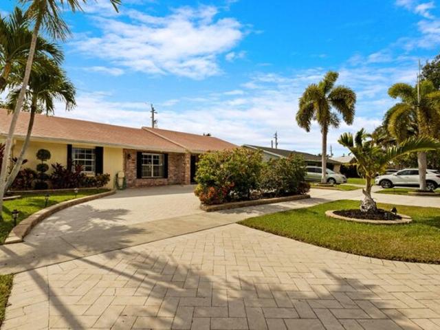 House for sale in Deerfield Beach