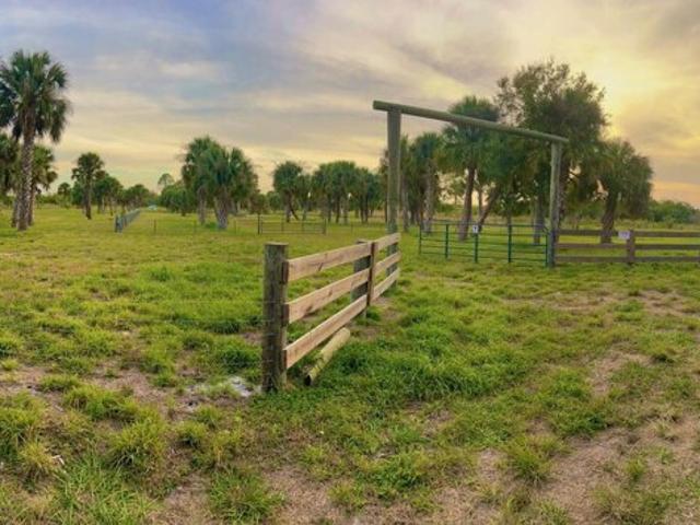 Land for sale in Indiantown Land for sale in Indiantown