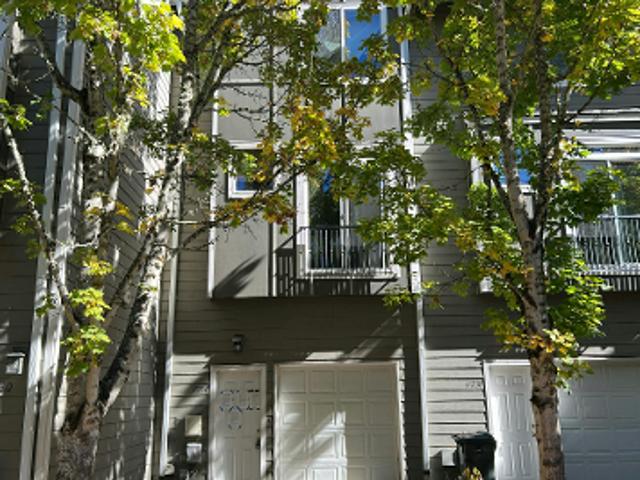 House for sale in Elmonica, Beaverton