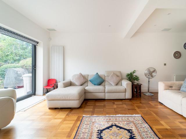 Apartment for rent in Ickenham, Greater London