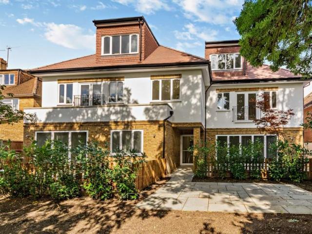 Apartment for rent in Ickenham, Greater London