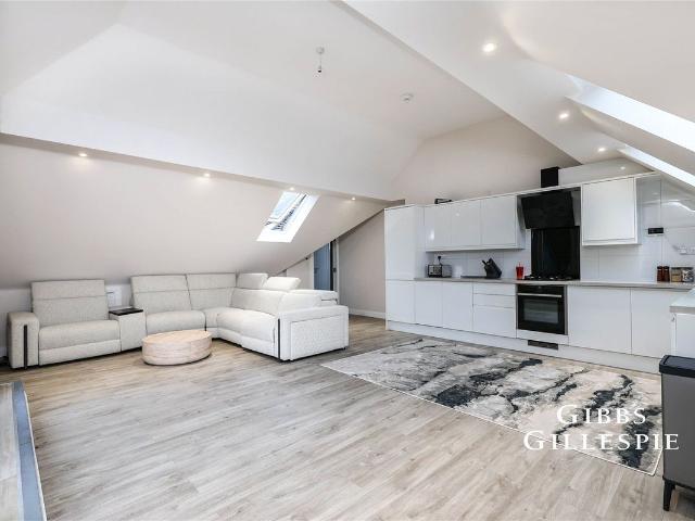 Apartment for rent in Ickenham, Greater London