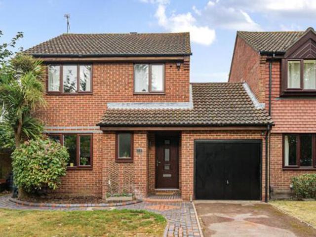 House for sale in Fleet, Hart