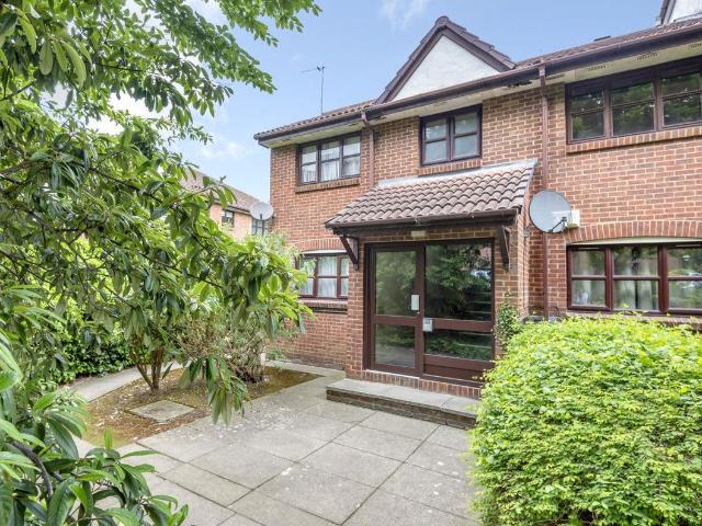 Apartment for rent in Worcester Park Estate, Dartford
