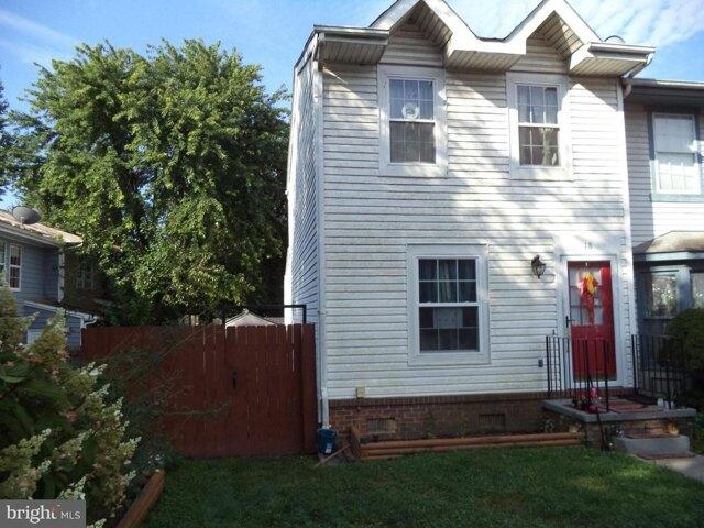 House for sale in Charles Town