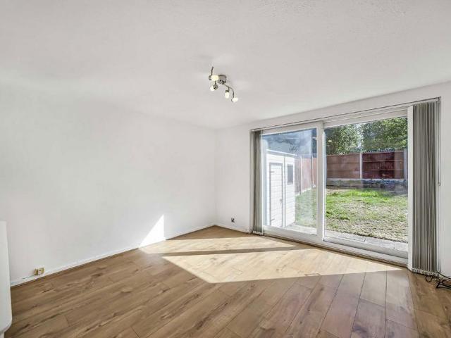House for rent in Whetstone, Greater London