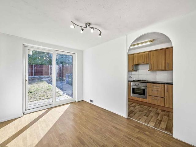 House for rent in Whetstone, Greater London