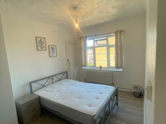 Room for rent in Walworth, Greater London