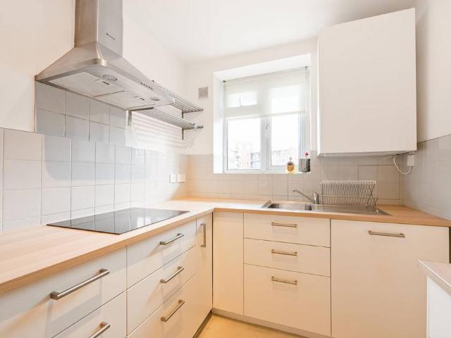 Apartment for rent in Stockwell Park, Greater London