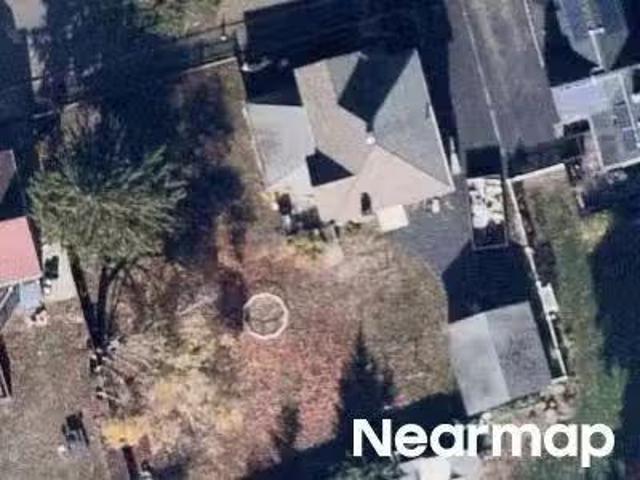House for sale in Beverly
