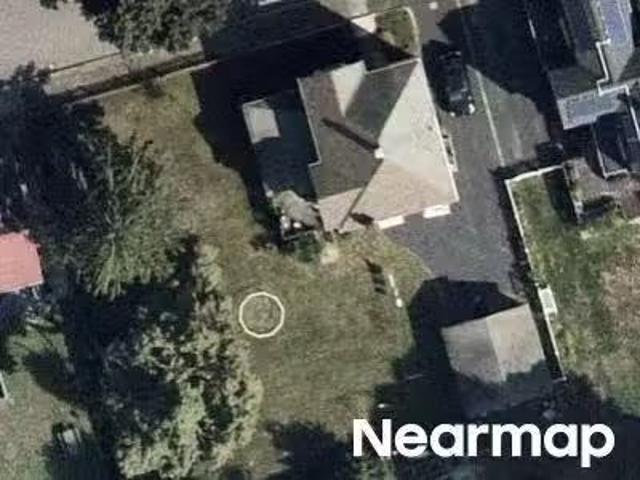 House for sale in Beverly