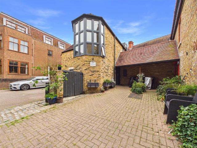 Apartment for rent in London Borough of Hounslow, Greater London