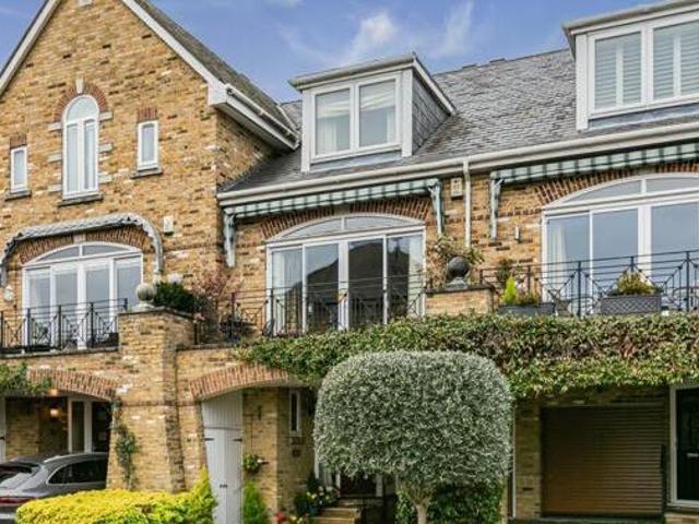 House for sale in Lower Halliford, Surrey