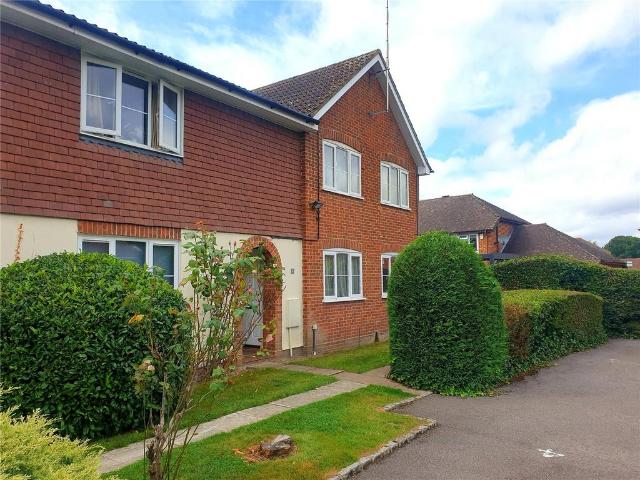 Apartment for rent in Hart, Hampshire