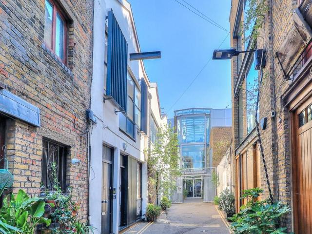 Apartment for rent in Highbury, Greater London