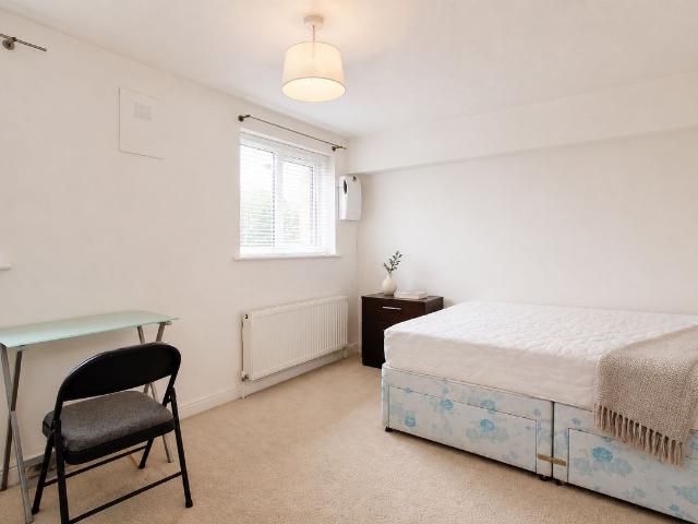 Room for rent in North Woolwich, Greater London