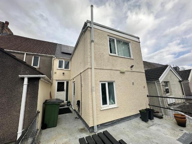 Apartment for rent in Nangreaves, Wales