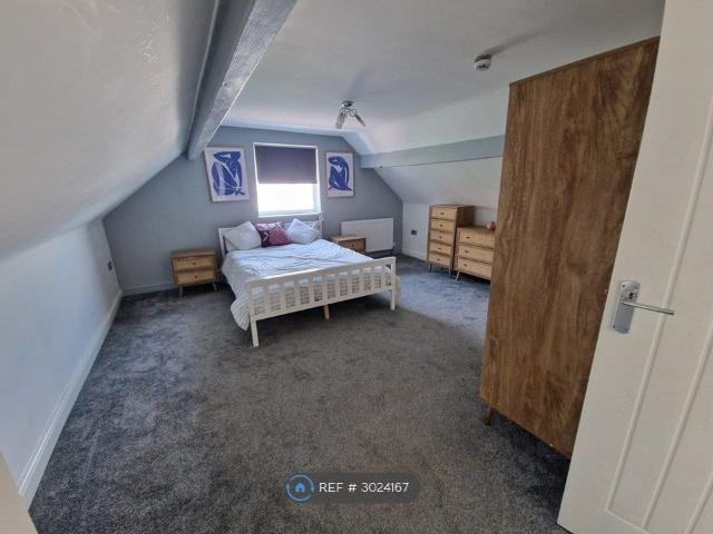 Apartment for rent in Mount Pleasant, Swansea