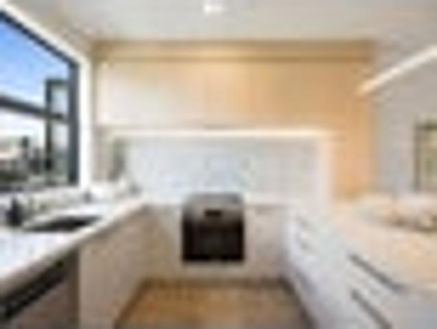 Townhouse for rent in Oratia, Oroua County