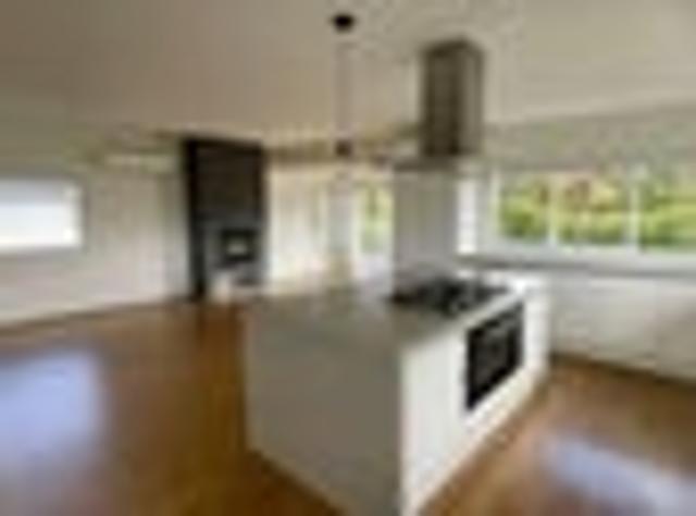 House for rent in Oratia