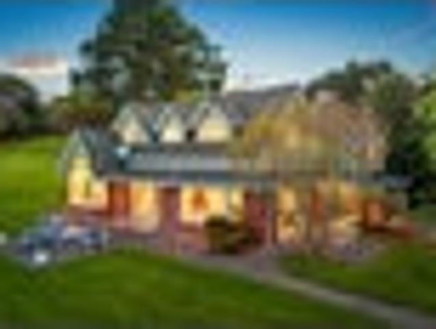 House for sale in Waitākere Ranges, Oratia