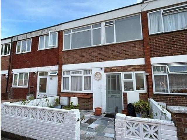 Apartment for rent in Roehampton, Greater London