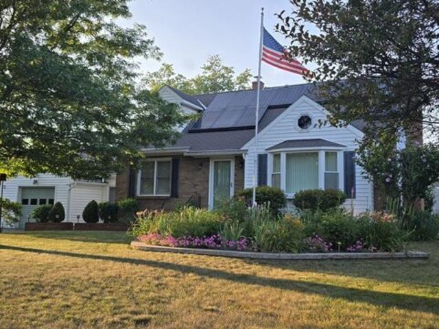 House for sale in Latham