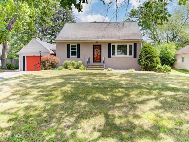 House for sale in Latham