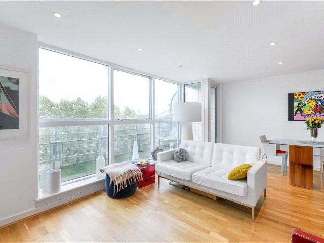 Apartment for rent in Surrey Quays, Greater London