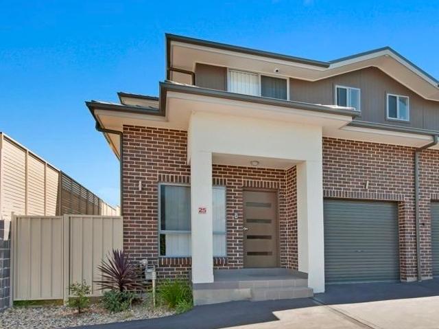 Townhouse for rent in Sydney, New South Wales